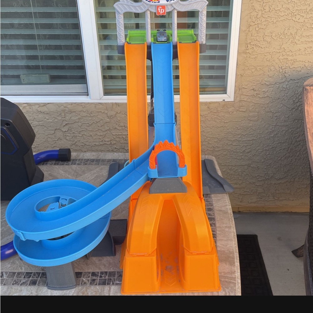 Hot Wheels Raceway
